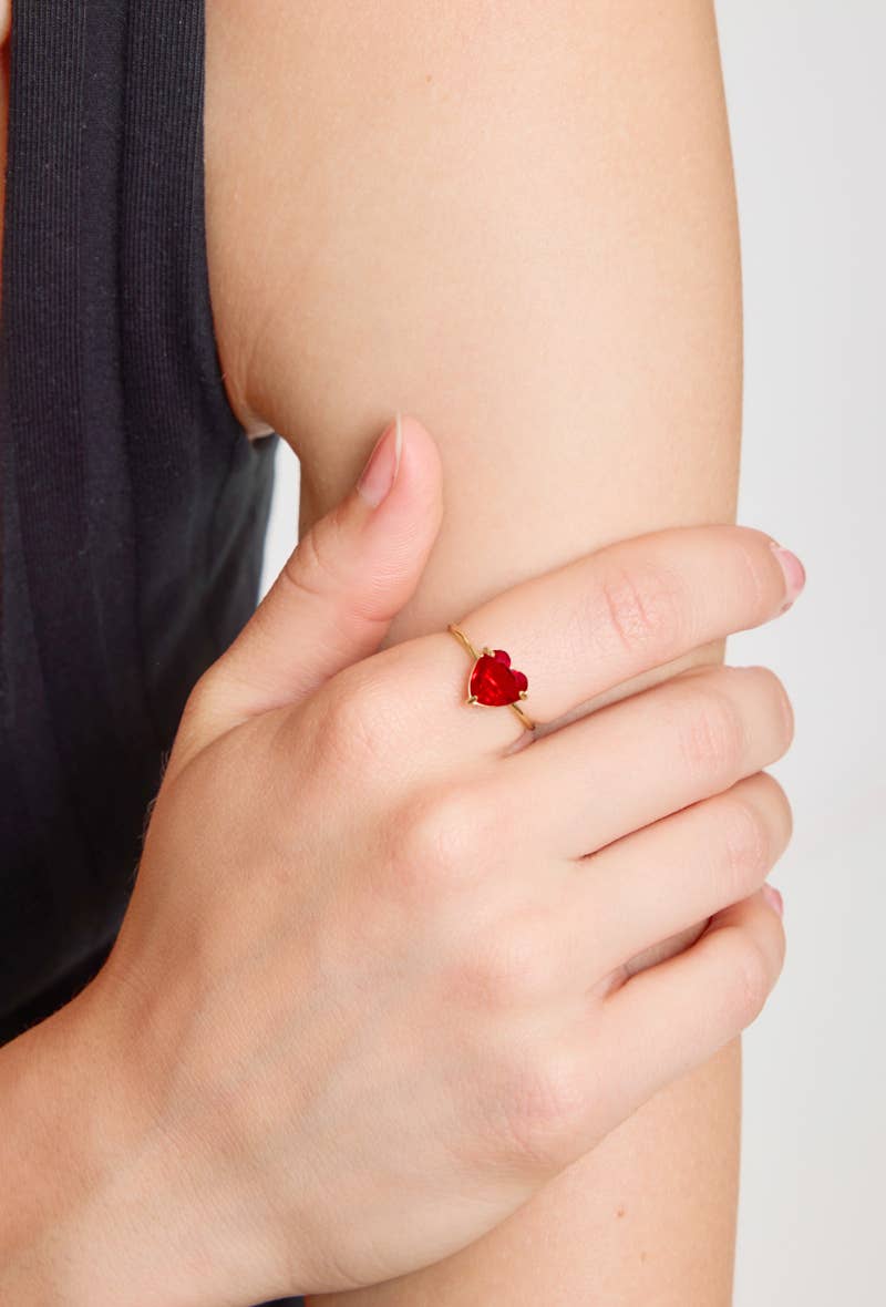 Auksinis nerūdijančio plieno žiedas su žalia širdelės forma – reguliuojamas, neblunkantis