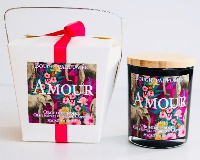 Juodosiomis orchidėjomis kvepianti žvakė "AMOUR" - Rosé Moon